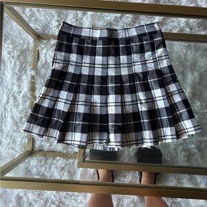 Plaid Black and White Women's Skirt size small